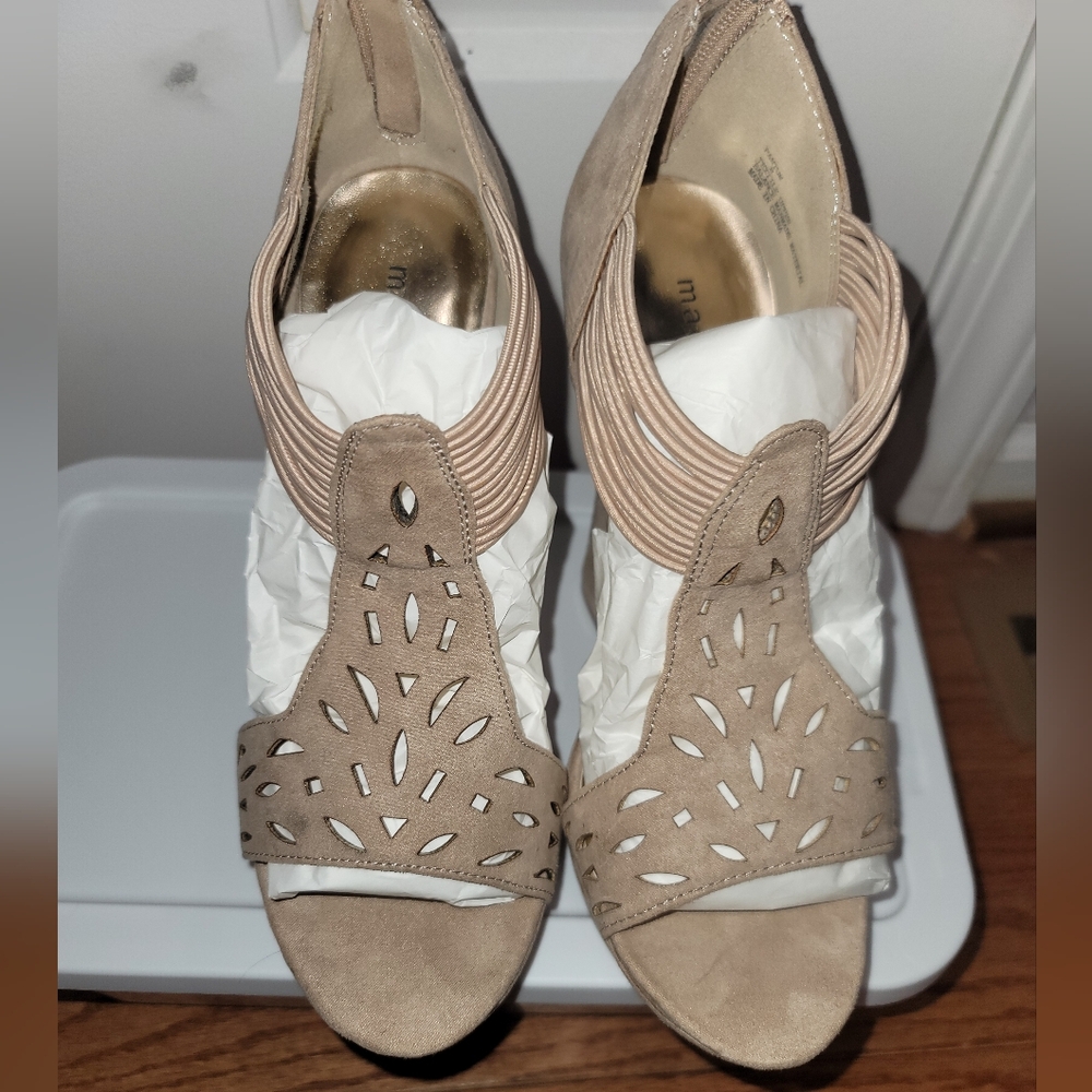 Madden Girl Laser Cut Wedge, Taupe, Size 8